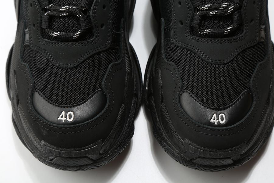 Sneakers Balenciaga - Triple S