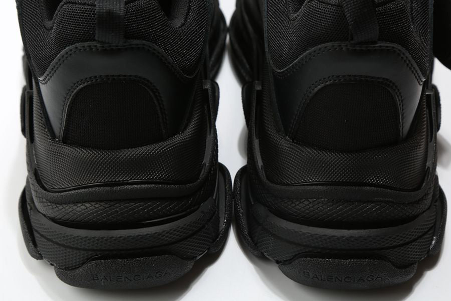 Sneakers Balenciaga - Triple S