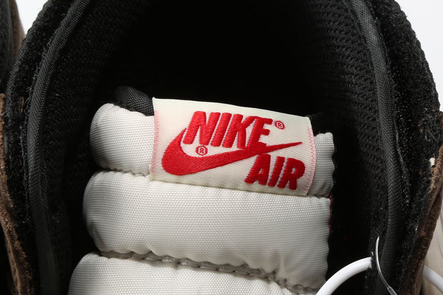 Sneakers Nike Air Jordan 1 High x Travis Scott - Mocha