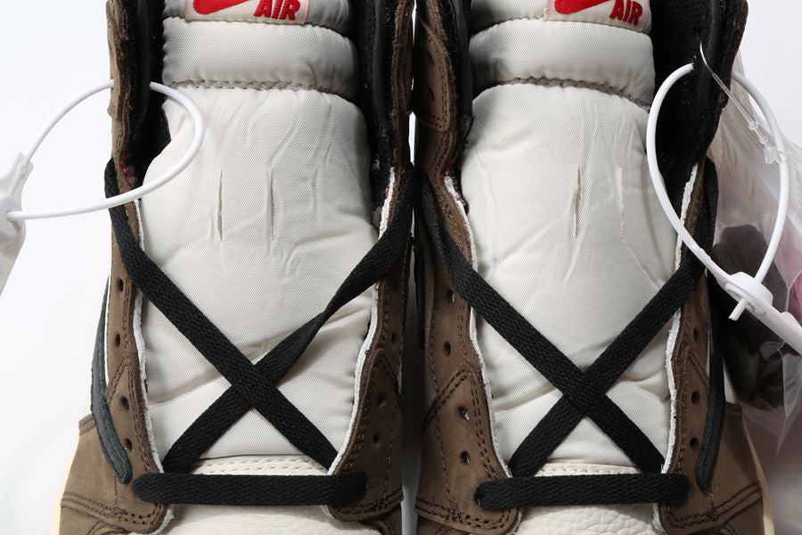 Sneakers Nike Air Jordan 1 High x Travis Scott - Mocha