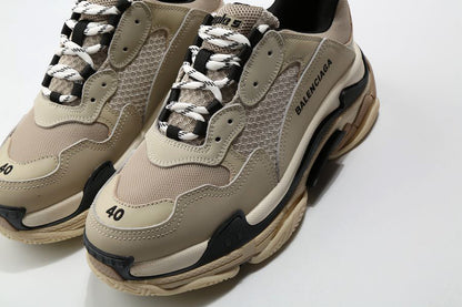 Sneakers Balenciaga - Triple S